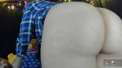 Snapshot of jonathanrwick chatting on 01-14-25, 04:47 Janna online show from 01-14-25, 04:47