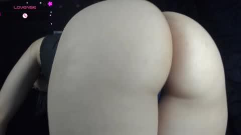 Snapshot of jonathanrwick chatting on 01-17-25, 03:23 Janna online show from 01-17-25, 03:23