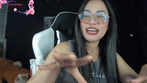 Snapshot of jonathanrwick chatting on 02-07-25, 05:10 Janna online show from 02-07-25, 05:10