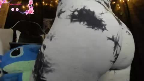 Snapshot of jonathanrwick chatting on 02-18-25, 04:58 Janna online show from 02-18-25, 04:58