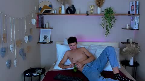 Snapshot of jonny_dark chatting on 10-11-25, 11:09 Jonny online show from 10-11-25, 11:09