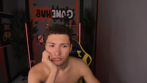 Snapshot of jonny_dark chatting on 10-14-25, 10:49 Jonny online show from 10-14-25, 10:49