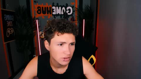 Snapshot of jonny_dark chatting on 10-17-25, 10:40 Jonny online show from 10-17-25, 10:40