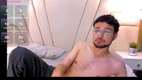 Snapshot of jonnygreey chatting on 11-30-25, 09:35 JonnyGreey online show from 11-30-25, 09:35