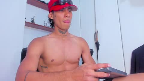 Snapshot of jonryder_ chatting on 04-25-26, 02:14 Ryder Jon online show from 04-25-26, 02:14