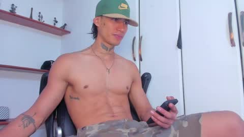 Snapshot of jonryder_ chatting on 05-18-26, 12:51 Ryder Jon online show from 05-18-26, 12:51
