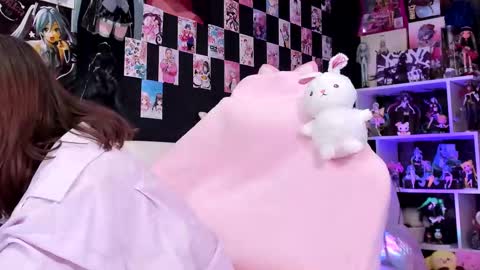 Rose online show from 12-18-25, 04:57