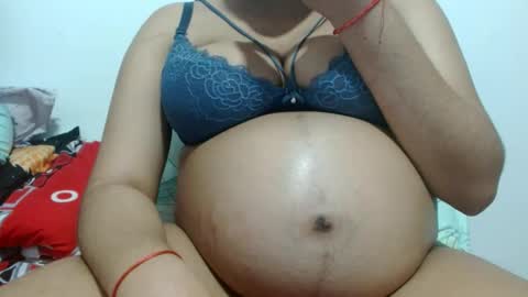 Snapshot of jose_ruiz1 chatting on 02-12-25, 02:35 jose y carolina online show from 02-12-25, 02:35