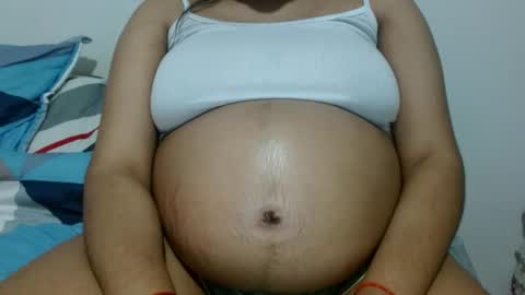 Snapshot of jose_ruiz1 chatting on 02-17-25, 08:04 jose y carolina online show from 02-17-25, 08:04