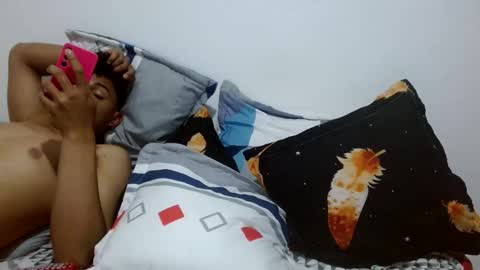 Snapshot of jose_ruiz1 chatting on 03-10-25, 03:01 jose y carolina online show from 03-10-25, 03:01