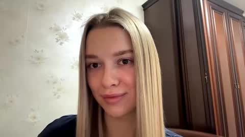 Snapshot of josephstahnke chatting on 11-27-25, 05:20 Anessa online show from 11-27-25, 05:20