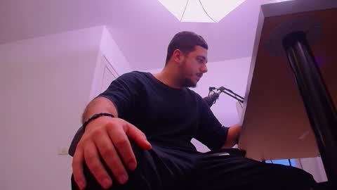 JoshKnight online show from 10-23-25, 04:56