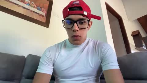 Im Jouliano online show from 11-14-25, 08:40