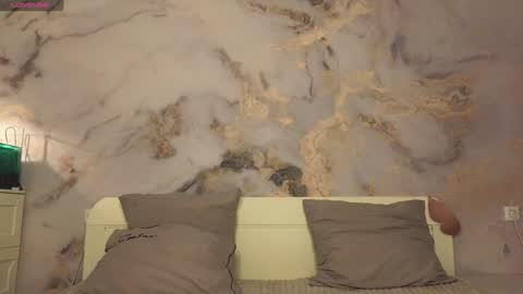 Snapshot of jousimies chatting on 01-27-25, 01:16 Jane online show from 01-27-25, 01:16