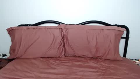 Snapshot of jowiththehair chatting on 12-27-24, 08:56 Jo Dayne online show from 12-27-24, 08:56