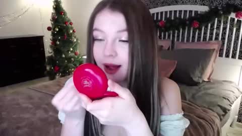 Snapshot of joyofsoul chatting on 12-18-24, 05:31 Ginny online show from 12-18-24, 05:31