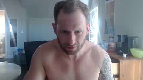 Snapshot of jplem chatting on 01-28-25, 06:07 KingDingaLing34 online show from 01-28-25, 06:07