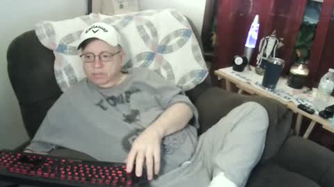 Snapshot of jpmel99 chatting on 02-15-25, 11:14 jpmel99 online show from 02-15-25, 11:14