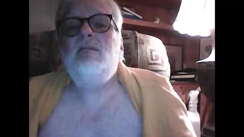 Snapshot of jrasicmark chatting on 10-21-25, 11:27 jrasicmark online show from 10-21-25, 11:27