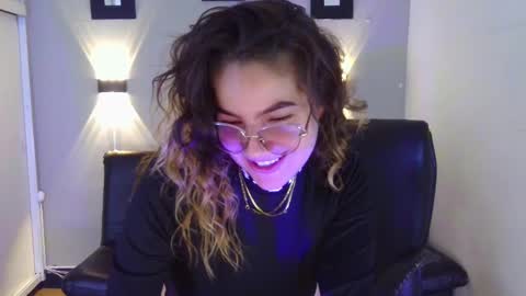 Snapshot of jsneiidy_ath chatting on 12-18-24, 03:58 Josneidy  Jos   online show from 12-18-24, 03:58