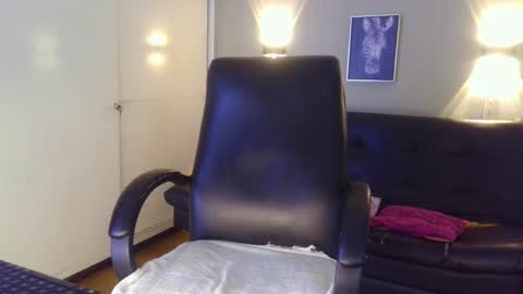 Snapshot of jsneiidy_ath chatting on 01-04-25, 03:40 Josneidy  Jos   online show from 01-04-25, 03:40
