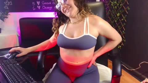 Snapshot of jsneiidy_ath chatting on 02-19-25, 05:05 Josneidy  Jos   online show from 02-19-25, 05:05
