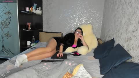 Ju  lia online show from 10-14-25, 07:31