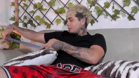 Snapshot of juan_alvarez18 chatting on 02-04-25, 06:14 juan_alvarez18 online show from 02-04-25, 06:14