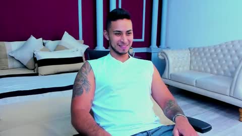 Snapshot of juan_muscle chatting on 12-02-24, 06:10 juan_muscle online show from 12-02-24, 06:10