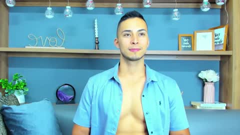 Snapshot of juan_muscle chatting on 02-16-25, 12:19 juan_muscle online show from 02-16-25, 12:19