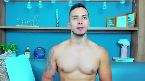 Snapshot of juan_muscle chatting on 02-26-25, 01:21 juan_muscle online show from 02-26-25, 01:21