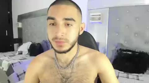 Snapshot of juandiegokingx chatting on 01-12-25, 10:54 Juan Diego Uribe online show from 01-12-25, 10:54