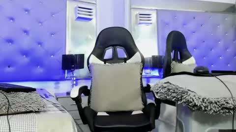 Snapshot of juandiegokingx chatting on 02-08-25, 05:29 Juan Diego Uribe online show from 02-08-25, 05:29