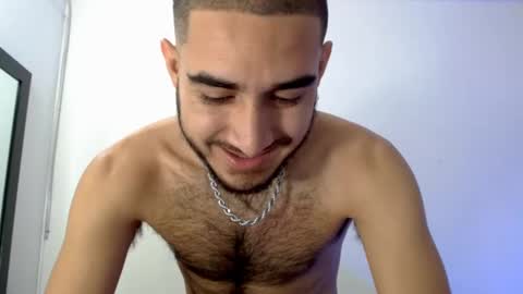 Snapshot of juandiegokingx chatting on 03-01-25, 11:39 Juan Diego Uribe online show from 03-01-25, 11:39