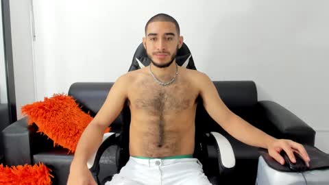 Snapshot of juandiegokingx chatting on 03-06-25, 01:46 Juan Diego Uribe online show from 03-06-25, 01:46