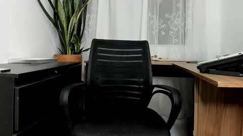 Snapshot of juandiegokingx chatting on 11-08-25, 01:17 Juan Diego Uribe online show from 11-08-25, 01:17