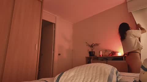 juanilla99 online show from 11-24-25, 05:07