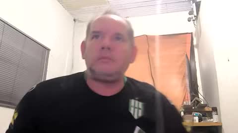 Snapshot of juanma_yahoo chatting on 01-18-26, 11:41 Juan Manuel online show from 01-18-26, 11:41