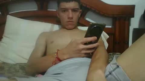 Snapshot of juanobig20 chatting on 10-15-25, 03:28 juanobig20 online show from 10-15-25, 03:28