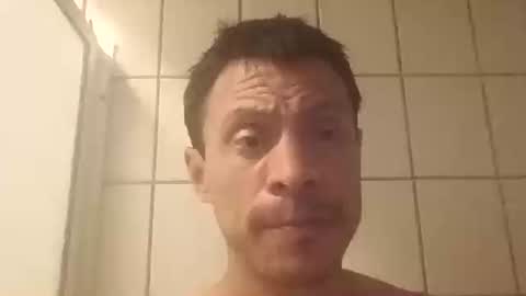 Snapshot of jugg2 chatting on 12-23-25, 03:04 Jugg online show from 12-23-25, 03:04