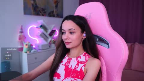 Angelina online show from 10-29-25, 11:23