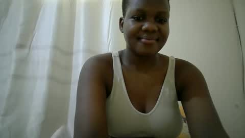 juicy_bella2 online show from 10-18-25, 08:59