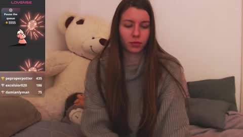 laura online show from 01-11-25, 01:32