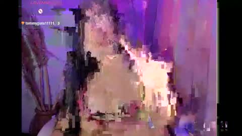 Snapshot of juicy_peach_ass chatting on 12-15-25, 03:38 valeska online show from 12-15-25, 03:38