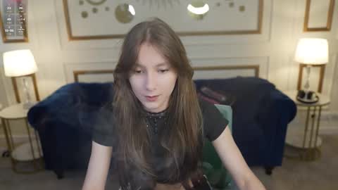 Snapshot of juicy_secrets_054 chatting on 02-25-26, 11:31 Elza online show from 02-25-26, 11:31