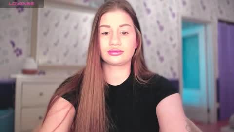 Snapshot of juicyhelenx chatting on 10-05-25, 01:20 Elena online show from 10-05-25, 01:20