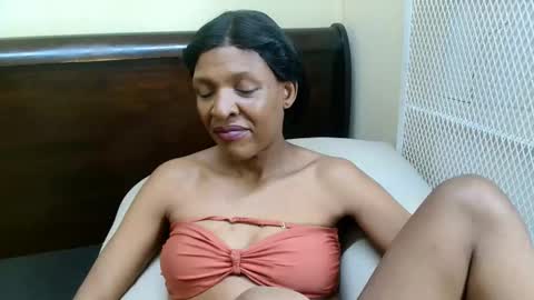 Snapshot of juicykayxxx chatting on 09-10-25, 06:19 Miss Kay online show from 09-10-25, 06:19