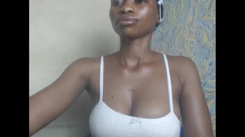 juicypiexx online show from 03-12-25, 11:22