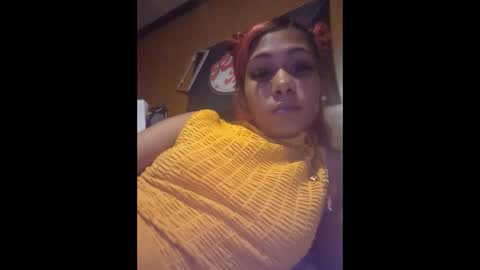 Snapshot of juicyslutx chatting on 12-15-25, 06:06 juicyslutx online show from 12-15-25, 06:06