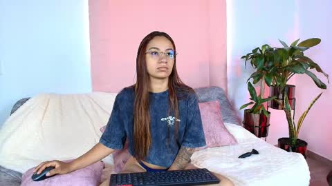 Jules and Gia online show from 09-17-25, 03:14